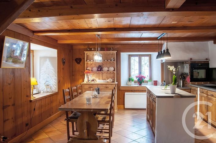 Image No.7-5 Bed House for sale