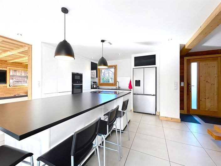 Image No.9-4 Bed House for sale