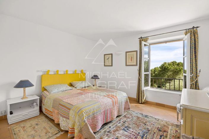 Image No.7-5 Bed House for sale