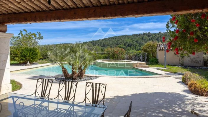 Image No.10-5 Bed House for sale