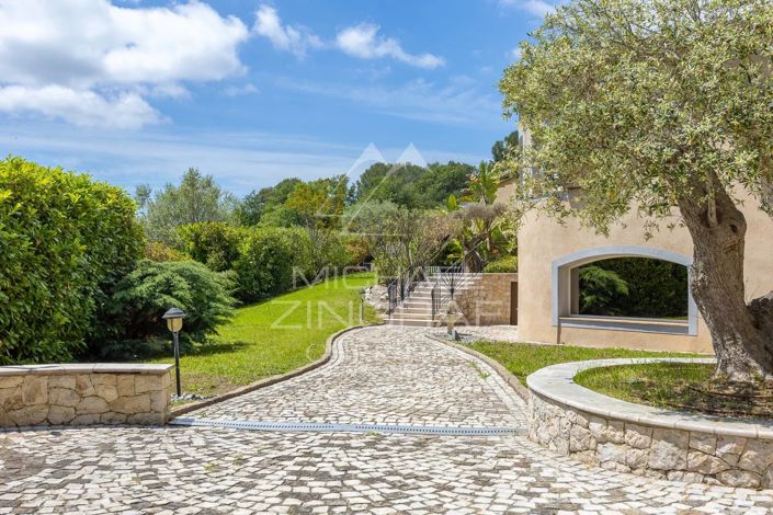 Image No.12-5 Bed House for sale