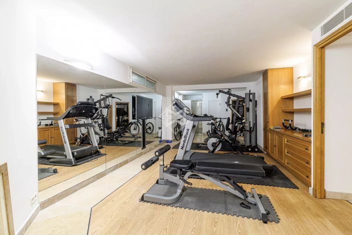 Image No.10-6 Bed House for sale