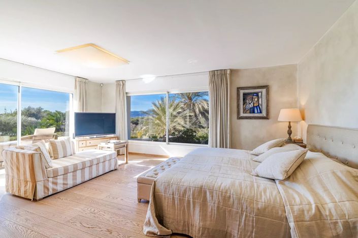 Image No.7-6 Bed House for sale