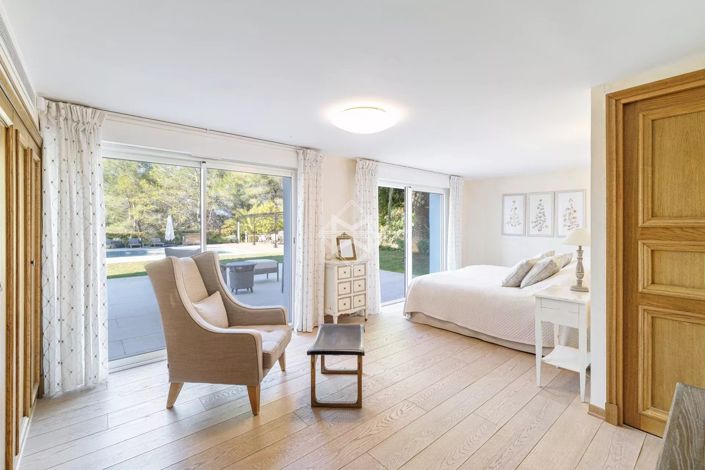 Image No.9-6 Bed House for sale