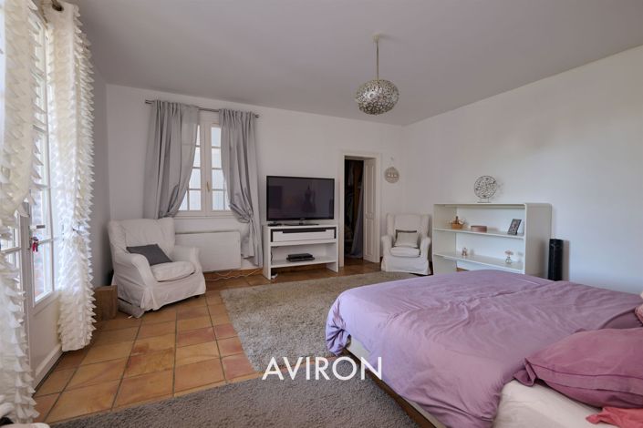Image No.7-6 Bed House for sale