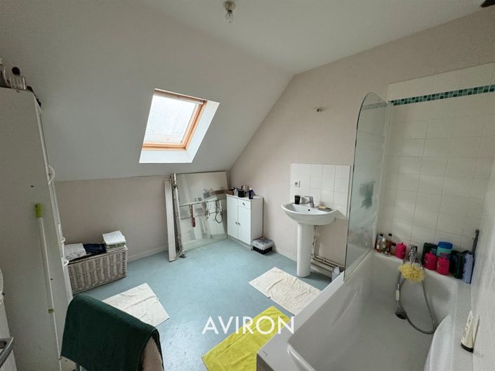 Image No.10-3 Bed House for sale