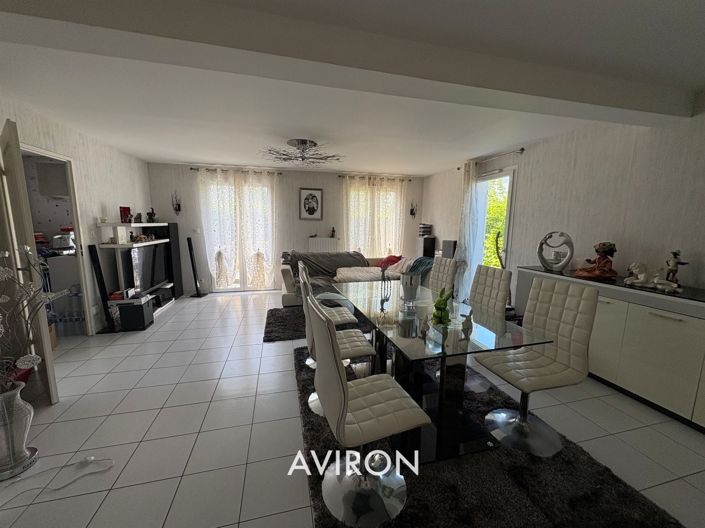 Image No.7-3 Bed House for sale
