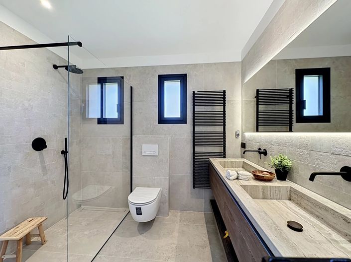 Image No.11-5 Bed House for sale