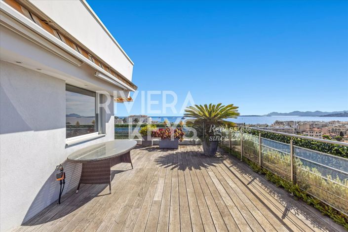 Image No.10-3 Bed Apartment for sale