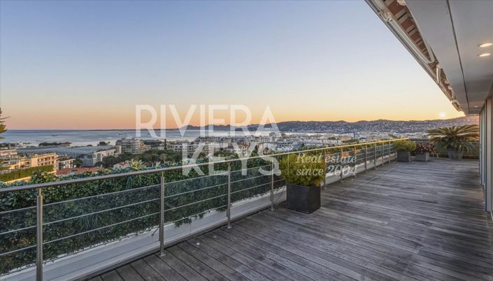 Image No.24-3 Bed Apartment for sale