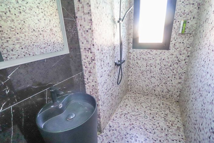 Image No.20-2 Bed House for sale