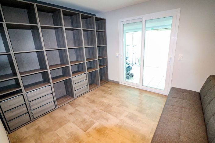 Image No.36-2 Bed House for sale