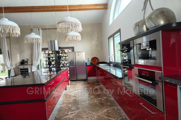 Image No.5-6 Bed House for sale