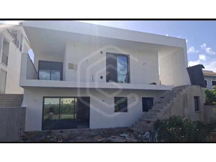 Image No.10-3 Bed House for sale