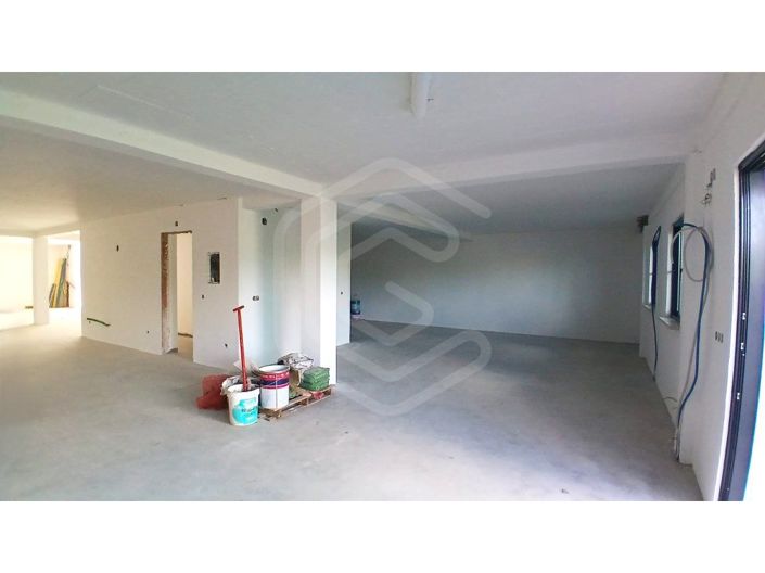 Image No.15-3 Bed House for sale