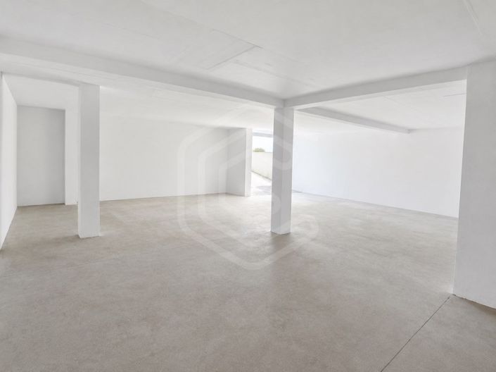 Image No.17-3 Bed House for sale