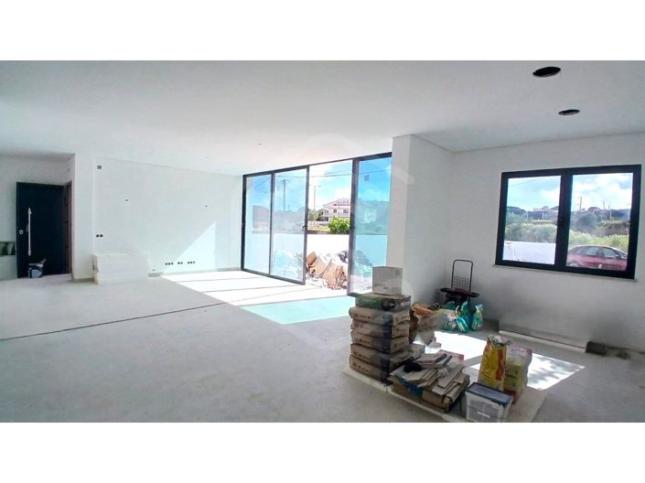 Image No.2-3 Bed House for sale