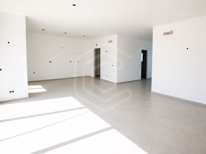 Image No.7-3 Bed House for sale