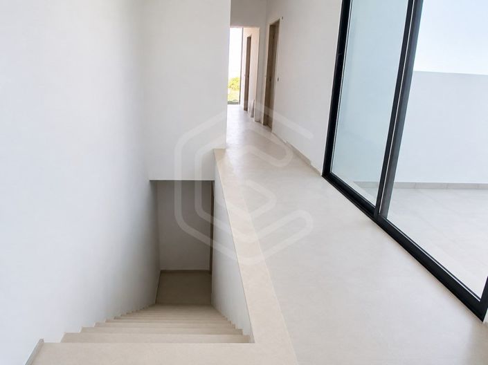 Image No.8-3 Bed House for sale