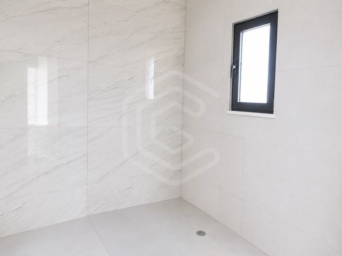 Image No.9-3 Bed House for sale