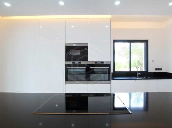 Image No.12-4 Bed House for sale