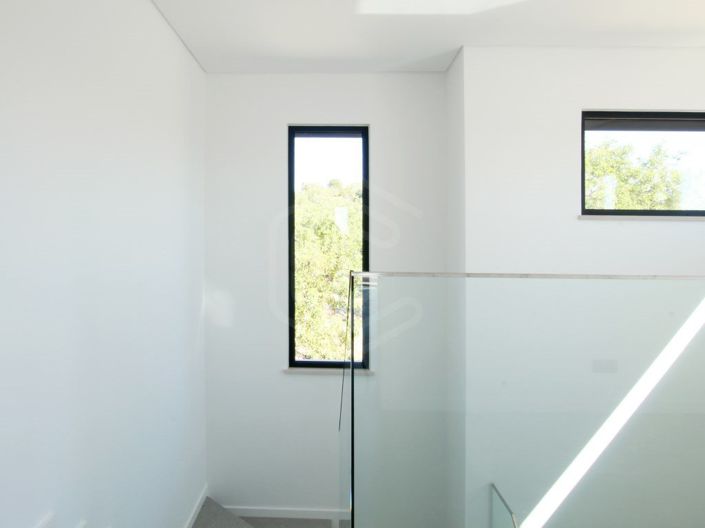 Image No.15-4 Bed House for sale