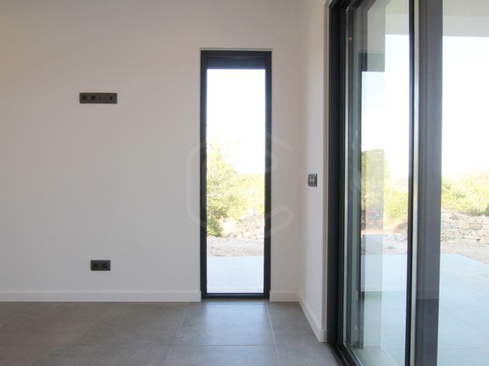 Image No.21-4 Bed House for sale