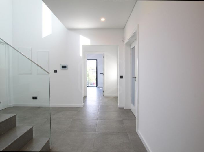 Image No.30-4 Bed House for sale