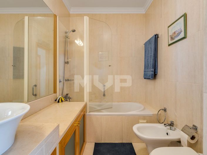 Image No.12-2 Bed Apartment for sale
