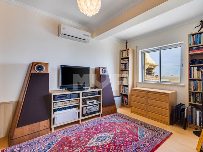 Image No.28-2 Bed Apartment for sale