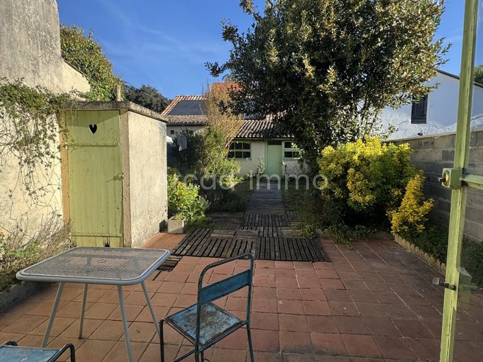 Image No.8-3 Bed House for sale