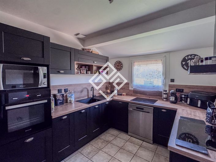 Image No.3-4 Bed House for sale
