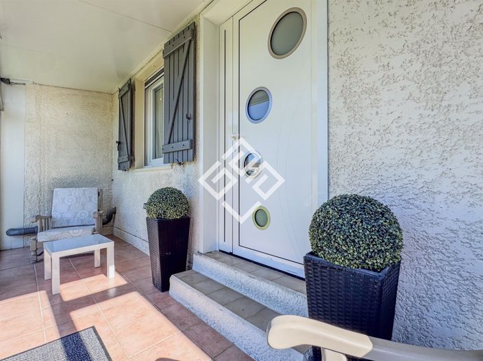 Image No.6-4 Bed House for sale