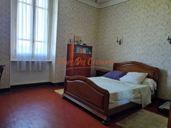 Image No.12-7 Bed House for sale