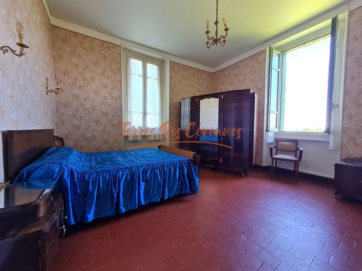Image No.13-7 Bed House for sale