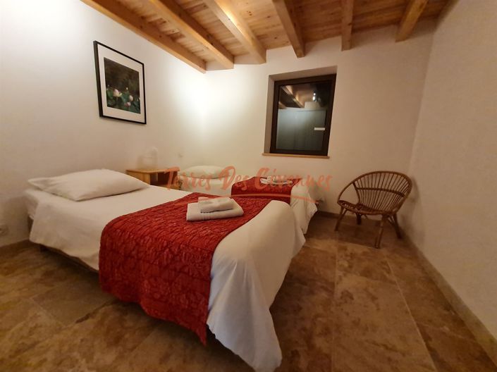 Image No.7-7 Bed House for sale