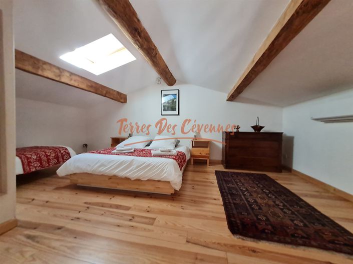 Image No.8-7 Bed House for sale