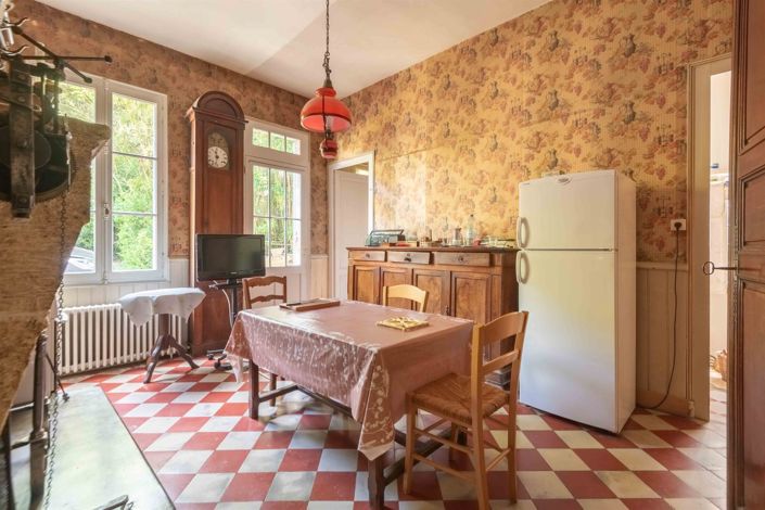 Image No.12-5 Bed House for sale