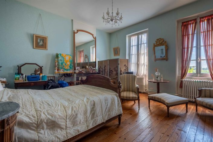 Image No.17-5 Bed House for sale