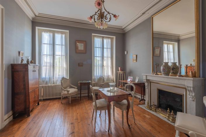 Image No.8-5 Bed House for sale