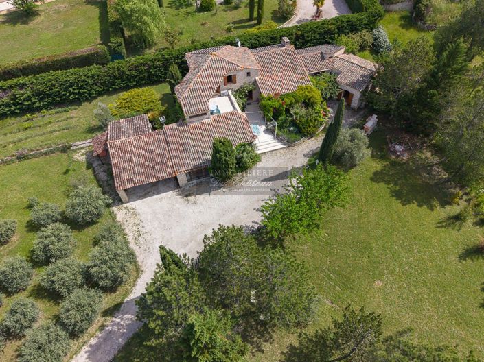 Image No.2-Maison de 6 chambres à vendre à Gordes