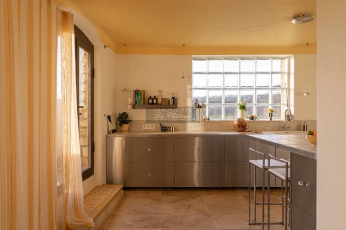 Image No.10-3 Bed House for sale