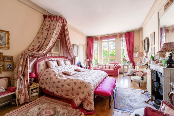 Image No.7-7 Bed House for sale