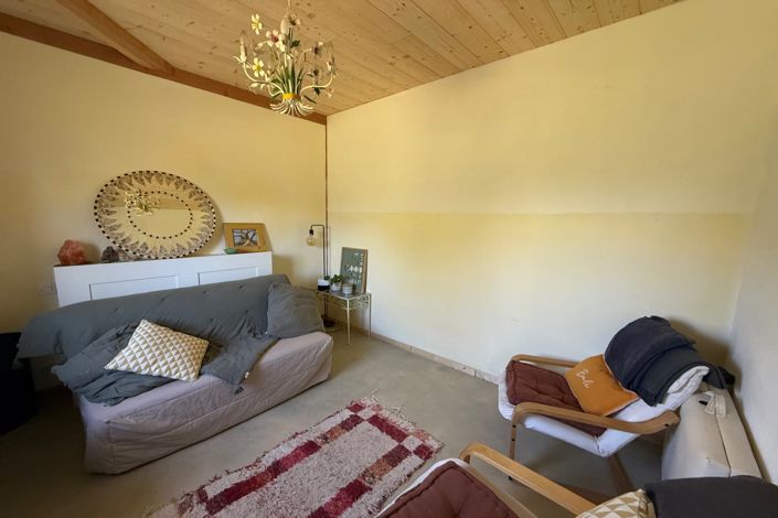 Image No.6-5 Bed House for sale