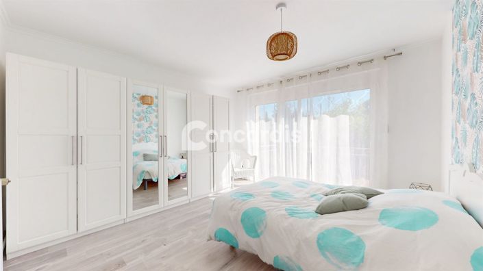 Image No.10-6 Bed House for sale