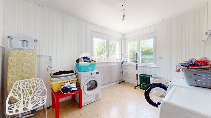 Image No.16-6 Bed House for sale