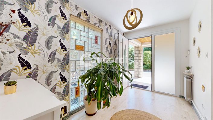 Image No.5-6 Bed House for sale