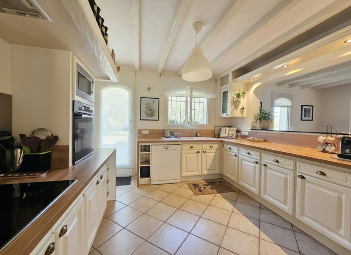 Image No.10-4 Bed House for sale