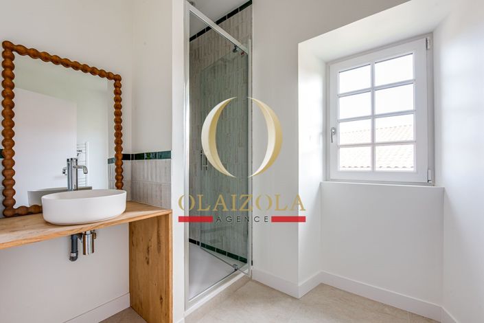 Image No.7-4 Bed House for sale