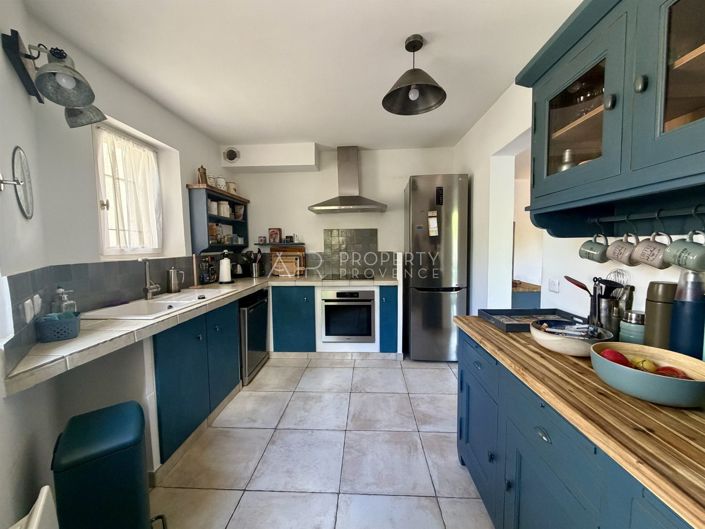 Image No.10-3 Bed House for sale